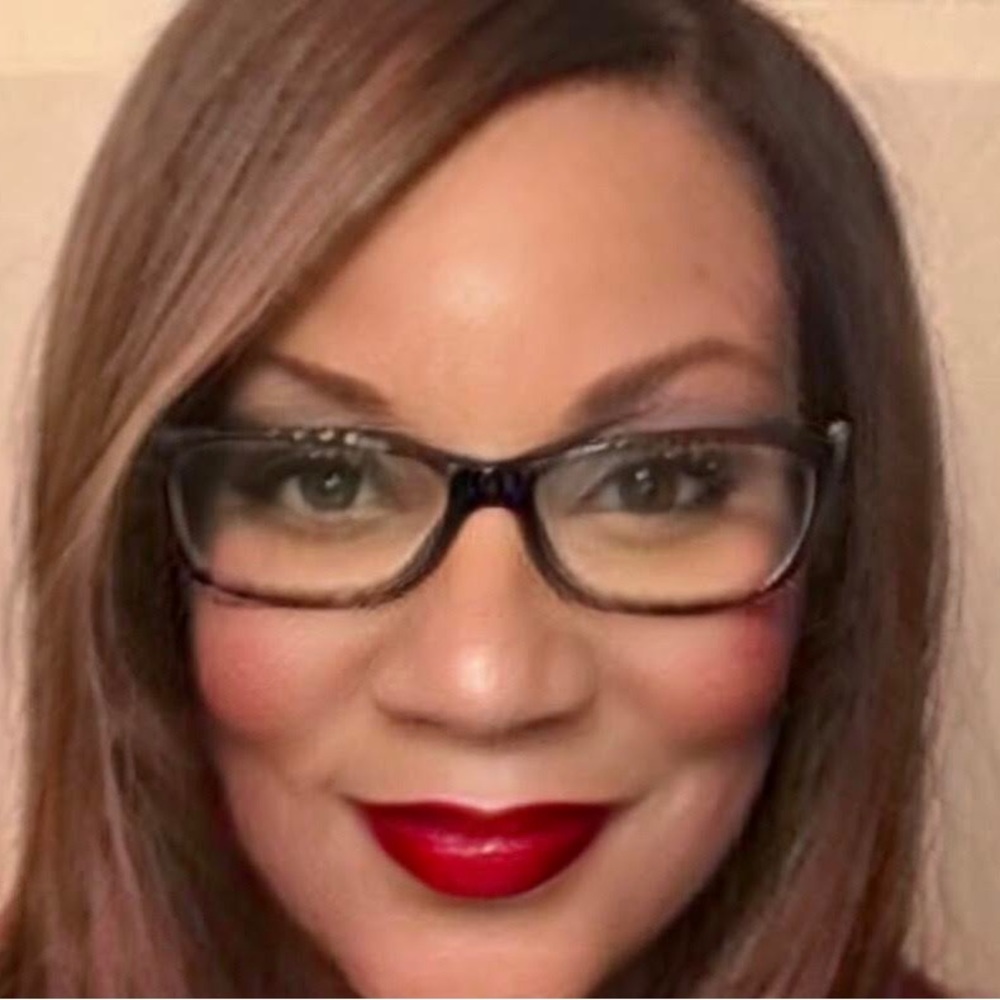 Meet your Posher, Tonia